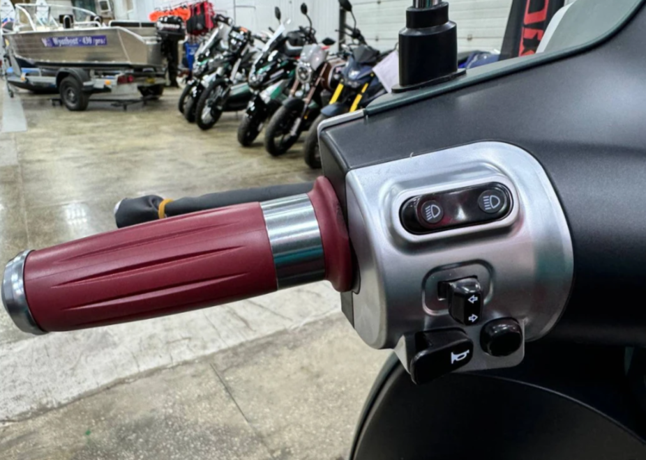 Скутер PROMAX Miami 240 (49) в Таганроге