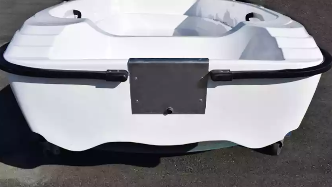 Стеклопластиковая лодка Пингвин (тримаран) в Таганроге