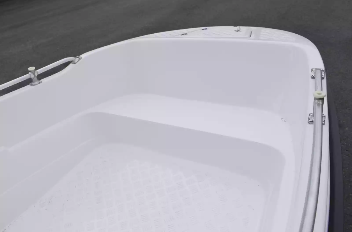 Стеклопластиковая лодка Пингвин New (тримаран) в Таганроге