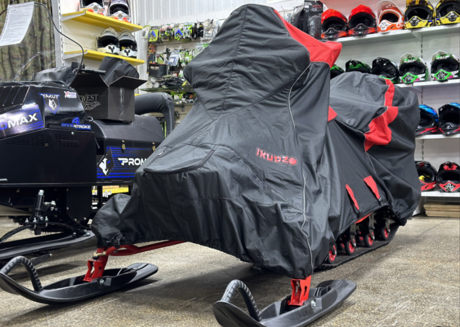 Чехол транспорт. снегохода IKUDZO HUNTER черно-красный Оксфорд ПРЕМИУМ качества с лого IKUDZO в Таганроге