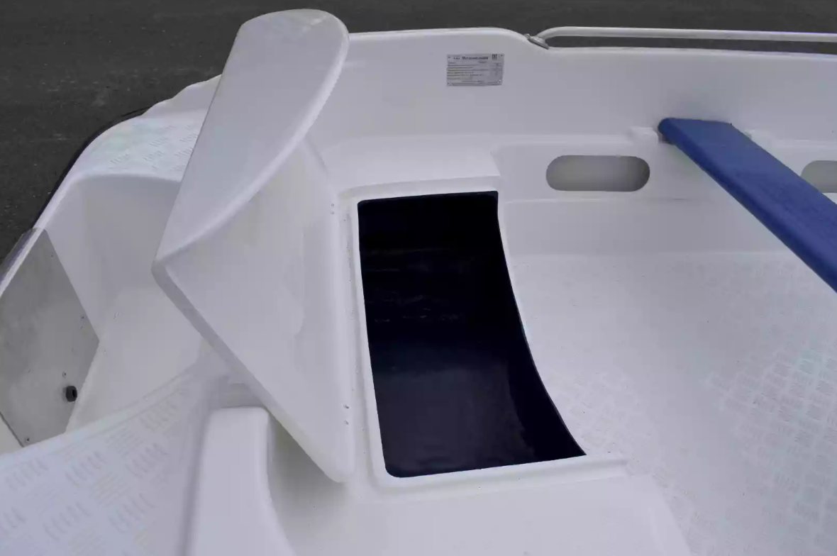 Стеклопластиковая лодка Пингвин New (тримаран) в Таганроге