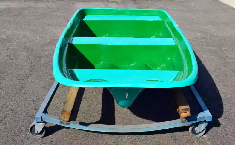 Стеклопластиковая лодка Старт (тримаран) в Таганроге