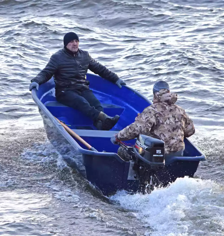 Стеклопластиковая лодка Neman-340 (тримаран) в Таганроге