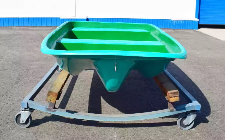 Стеклопластиковая лодка Старт (тримаран) в Таганроге