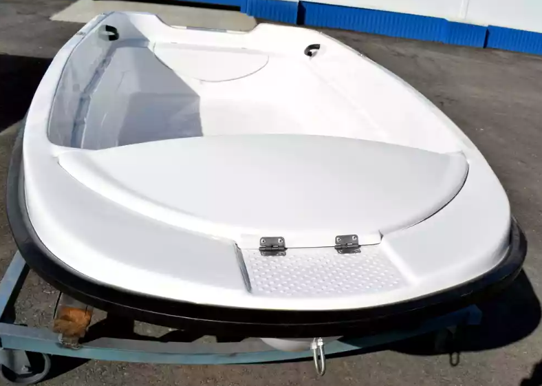 Стеклопластиковая лодка Пингвин (тримаран) в Таганроге