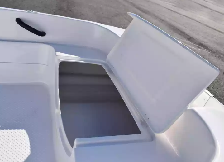 Стеклопластиковая лодка Пингвин (тримаран) в Таганроге