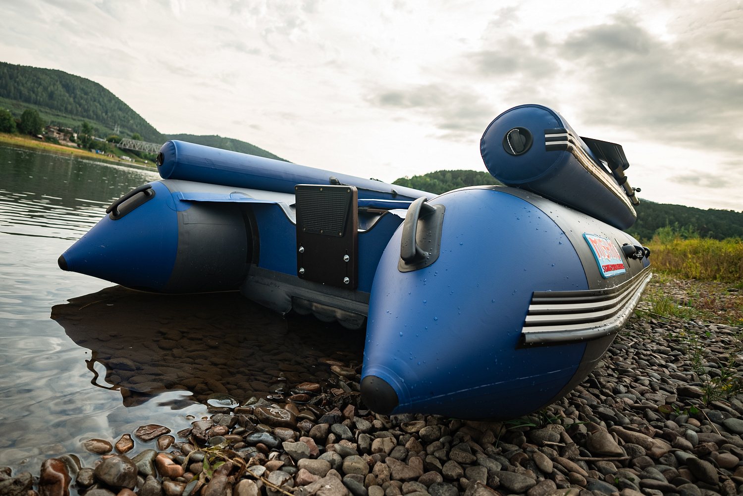 Лодка MISHIMO RIVER FJET PRO 410  под водомет в Таганроге