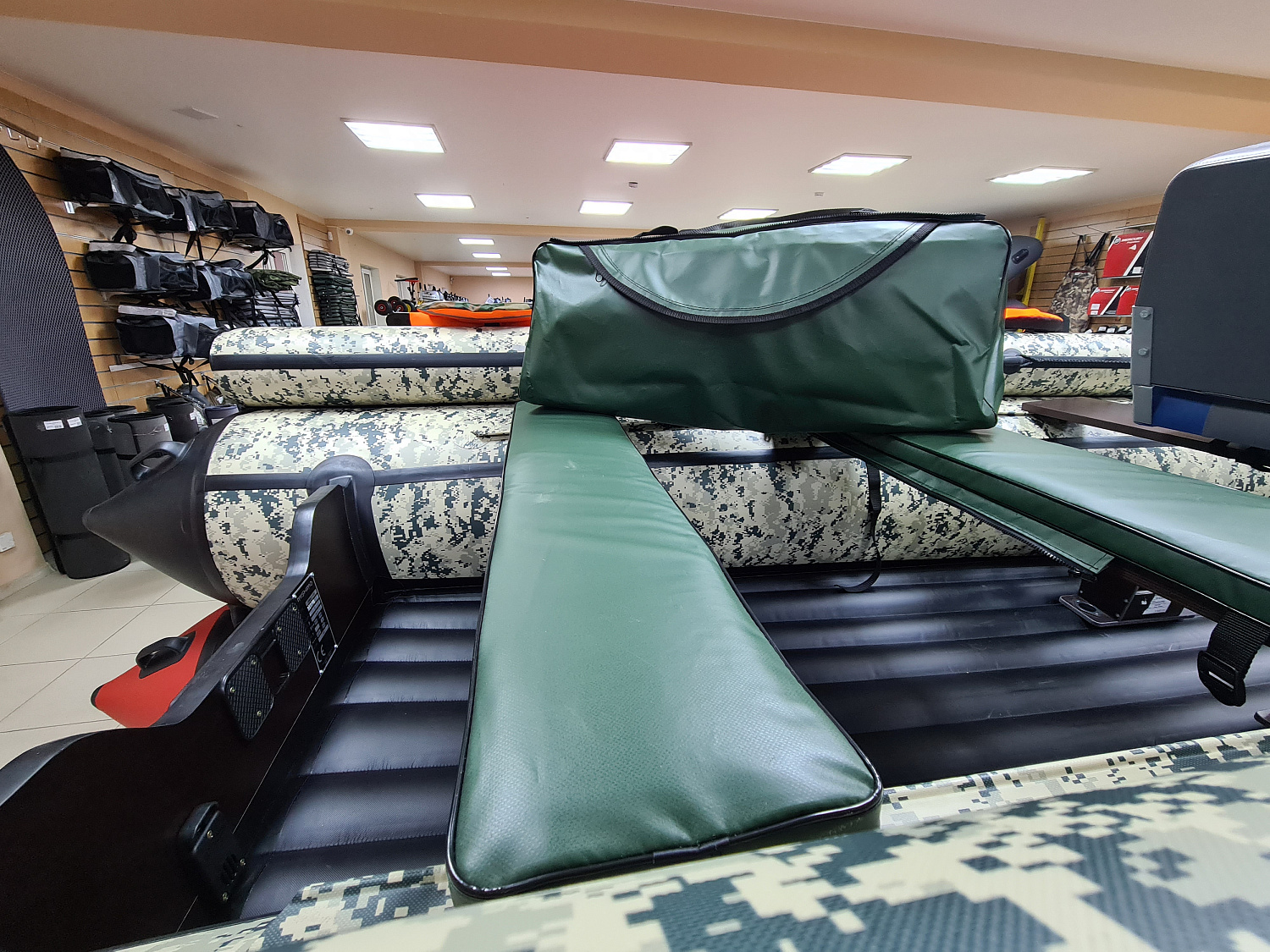 КОМПЛЕКТ МЯГКИХ НАКЛАДОК С СУМКОЙ ДЛЯ ЛОДОК 110Х20 ЗЕЛЕНЫЙ в Таганроге